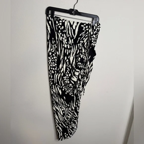 Veronica beard size ‎ 4 maxi skirt black white asymmetrical